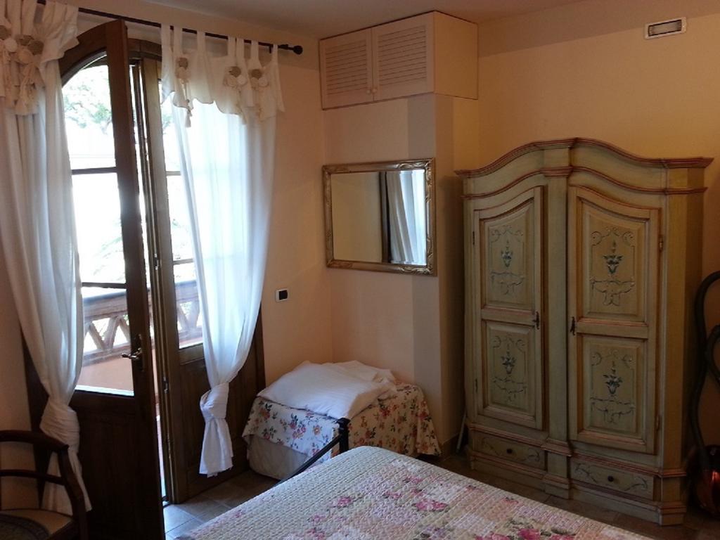 Casamare Gianluca Apartment Marina di Massa Bilik gambar