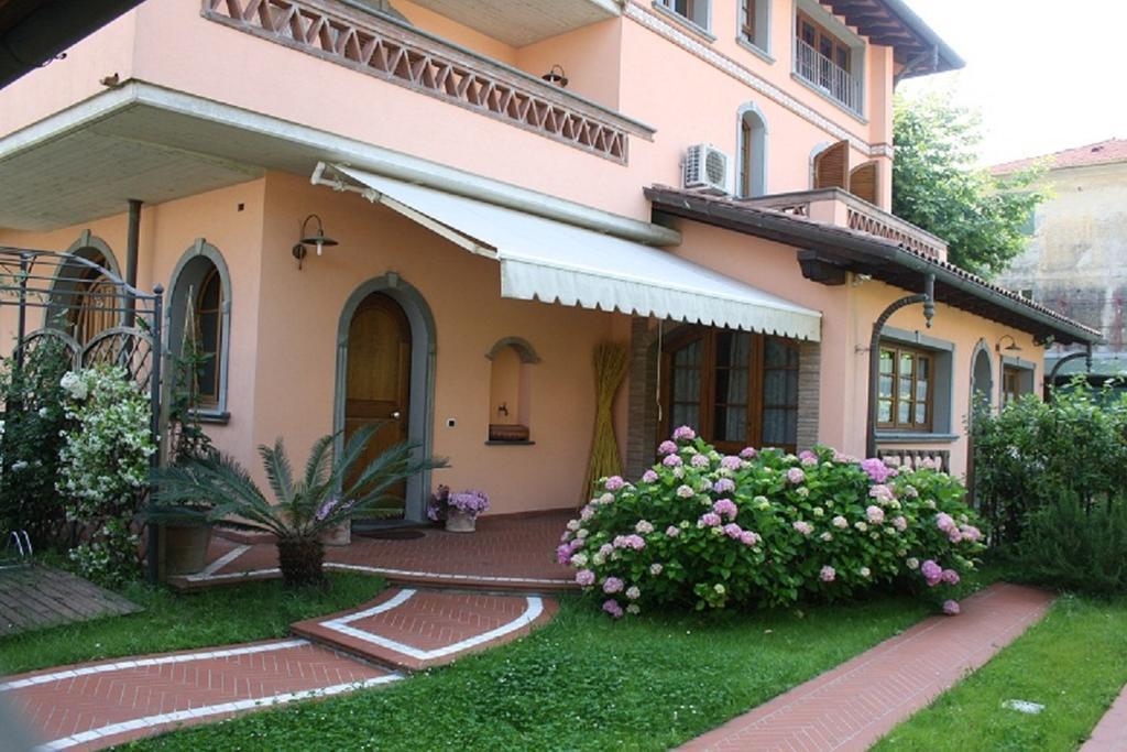 Casamare Gianluca Apartment Marina di Massa Bilik gambar