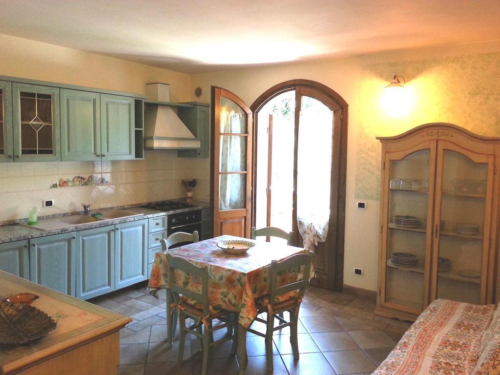 Casamare Gianluca Apartment Marina di Massa Bilik gambar